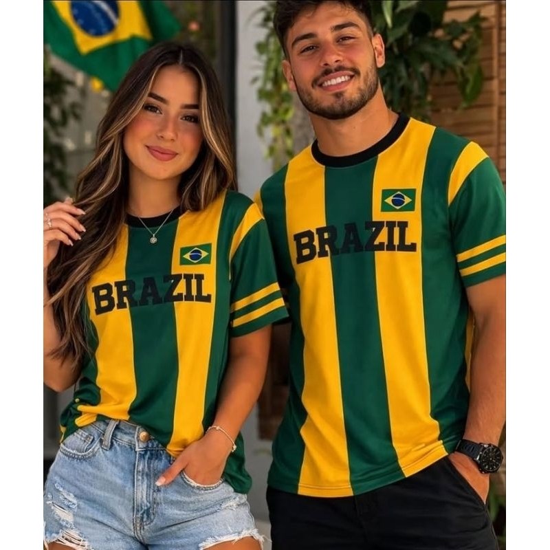 Foto de referência: Kit com 2 camisas Brasil para casal.